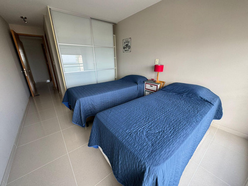 Departamento De 4 Dormitorios En Sunrise Punta Del Este - Alquiler