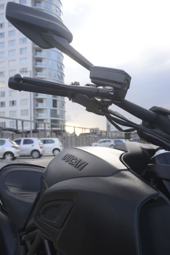 Imagen 3 de 10 de Ducati Diavel Dark