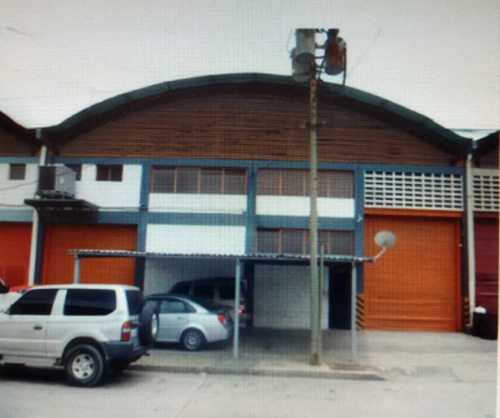 Vendo Galpón Industrial 935m2  El Marqués 0293