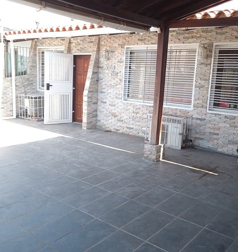 Imagen 2 de 13 de Moderna Casa En Alquiler