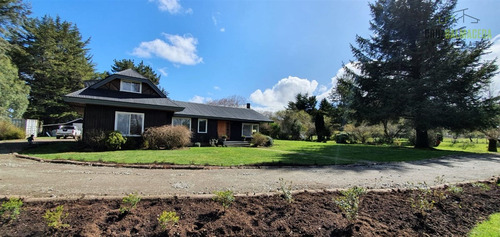 Casa En Venta De 4 Dorm. En Frutillar