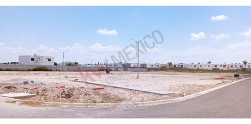 Terrenos En Venta En Área De Senderos, Campiñas De Iberia, Cerrada No7 Lotes 22 (400m2) Y 47...