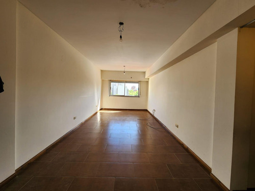 Venta. Departamento En Duplex 2 Ambientes Divisibles Como 3 Ambientes. Caballito. Financiacion