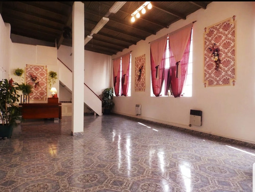 Salón X Hora $ 9.500 Av. Corrientes 3000..130mtrs De Shopping Abasto