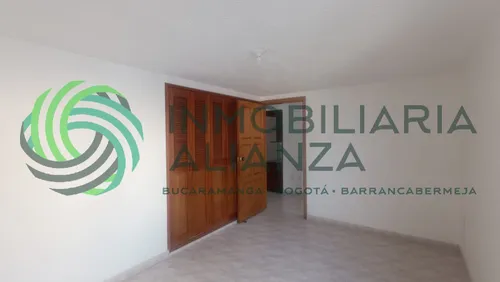 Apartamento En Venta En Cabecera Del Llano. Cod V61728