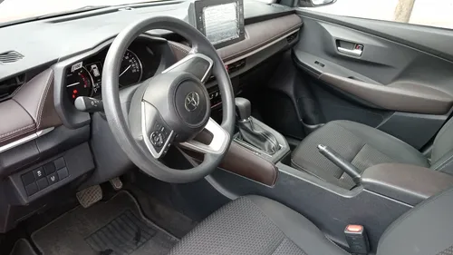 Toyota Yaris 4p Sedán S L4/1.5 Aut