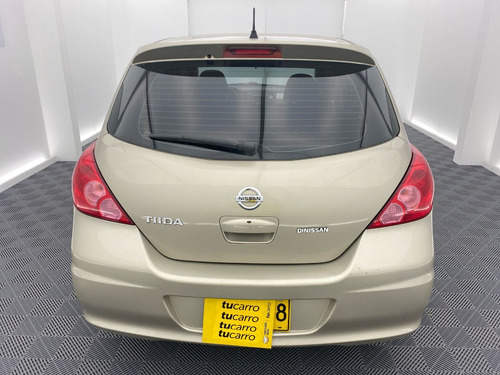 Imagen 8 de 20 de Nissan Tiida Hb Automatico 1.8