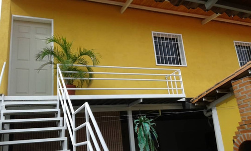Imagen 2 de 7 de Económica Casa En Venta En Base Sucre 04141493528