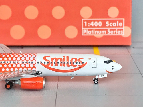 Miniatura Avião 1/400 Phoenix Gol B738