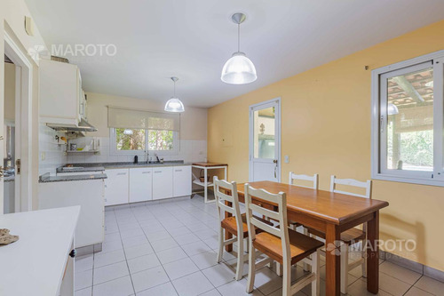 Imagen 28 de 30 de Casa En Venta En San Lucas Con Cuatro Dormitorios- Maroto Propiedades