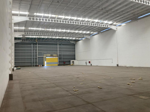 Arriendo Bodega De 1.805 M2 En Parque Industrial Lo Boza.