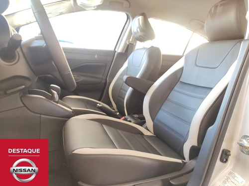 Imagem 4 de 10 de Nissan Versa 1.6 Exclusive 16v Cvt 4p