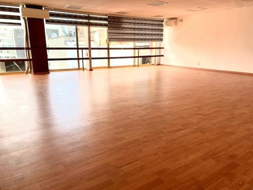 Polanco, Oficina De 85m2 En Área Abierta, Mucha Luz Natural, Vigilancia 24 Horas, Excelente Ubicación, A 4 Calles Del Metro Polanco. El Precio Es Más El Mantenimiento