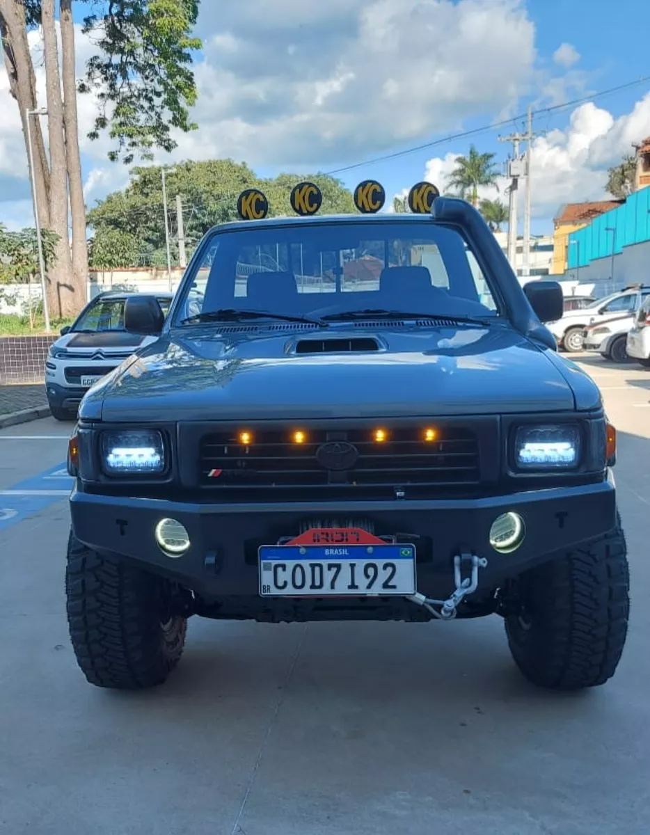 Toyota Hilux 2.8 Sr5 Cab. Simples 2p