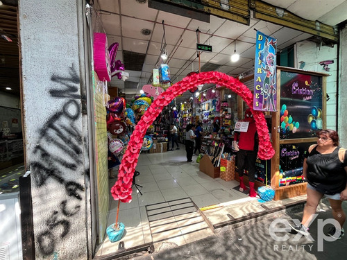 Local De 1886 Mt2 En Calle Franklin.