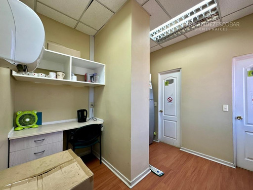 San Felipe - Arriendo Oficina De 139m2 - Edificio Médico Por