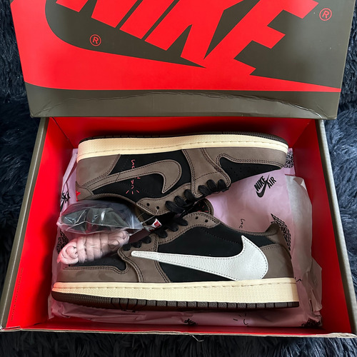 Air Jordan 1 Low Travis Scott Mocha 40 (Usado)