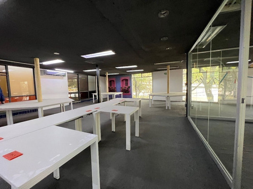 Renta Oficinas Local Call Center En Piso 1 Y 2, Total 640 M Lago Rodolfo Granada
