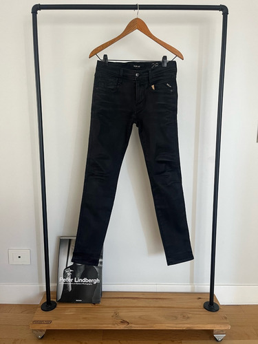 Jeans Negro Basico Replay Talle M No Hugo Boss Rochas (Usado)