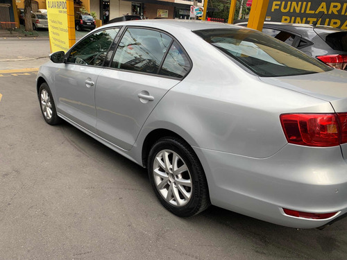 Imagem 2 de 7 de Volkswagen Jetta 2011 2.0 Comfortline Flex 4p Manual