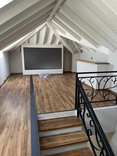 Espectacular Casa En Barrio Riberas, Puertos, Escobar De Estilo Toscano De Construcción Súper Sólida Y Exquisitas Terminaciones