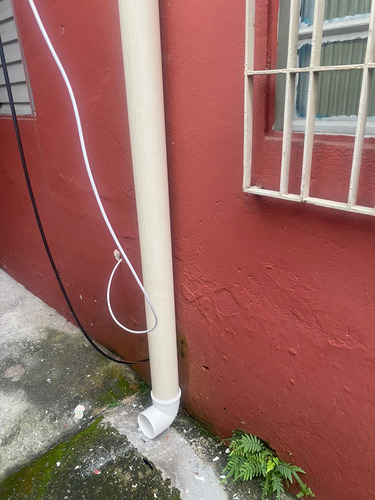 Casa 3 Cômodos, Terreno De 6x23,sala, Cozinha, Quarto E Wc,