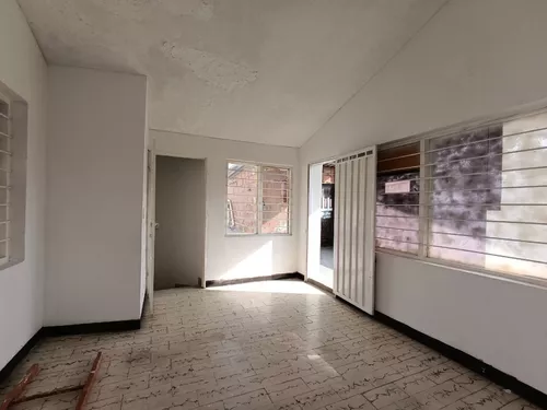 Casa En Venta En Quinta Bosch. Cod V30257