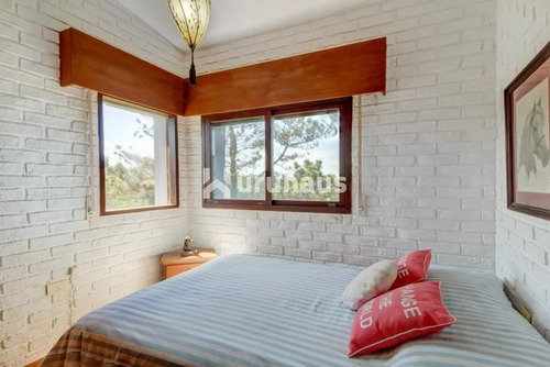 Alquiler Casa Cinco Dormitorios Balneario Buenos Aires Parrillero