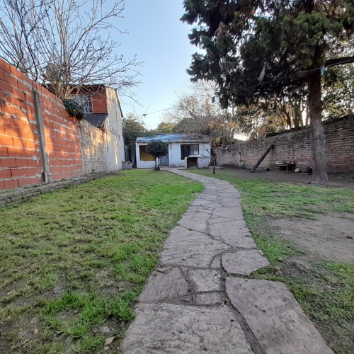 Imagen 8 de 14 de Venta En Bloque. Ph De 2 Unidades Con Ingreso Independiente, Garage, Terraza, Amplio Fondo Libre, Y Quincho. Ideal Constructor - Sobre Calle French - Moron Sur