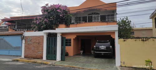 Vendo Casa En Residencial Lomisa En El Km 8 De La Carretera Mella, Santo Domingo Este, Zona Oriental, República Dominicana