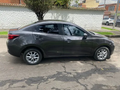 Mazda 2 Touring Aut