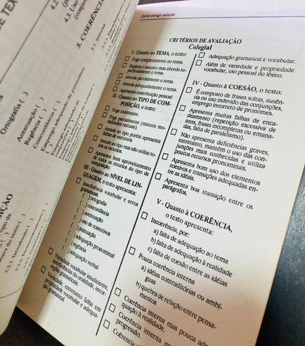 Livro Como Corrigir Redação - Graciema Pires Therezo (Usado)