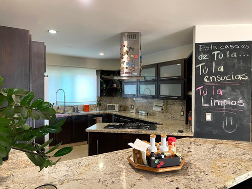 Casa En Venta En Fraccionamiento Los Cizos En Cuernavaca Morelos