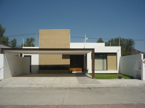 Magnífica Residencia De Una Planta