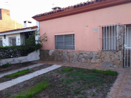Imagen 19 de 19 de Casa En Venta Con Renta - 2 Dormitorios - 1 Baño - Andres Gomez - Malvin