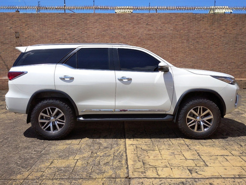 Imagen 7 de 17 de Toyota Fortuner Dubai Vx.r+