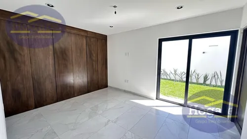 Casa En Venta Dentro De Cluster En La Campiña Residencial León Gto