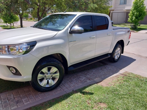 Toyota Hilux 2.8 Cd Srv 177cv 4x4