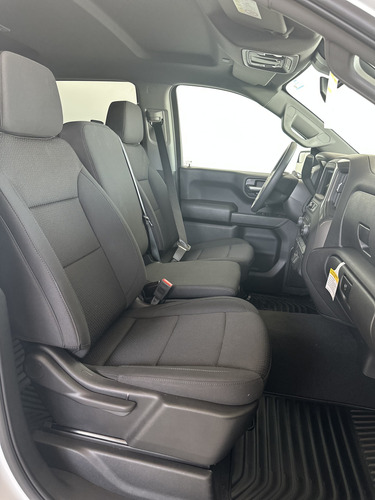 Chevrolet Silverado 5.3 V8 Custom Doble Cabina 4X4 At