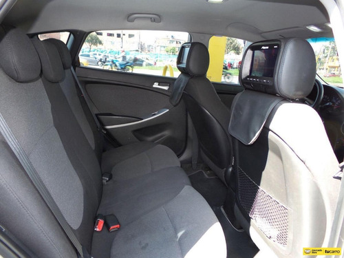 Imagen 12 de 15 de Hyundai I25 Accent Gl