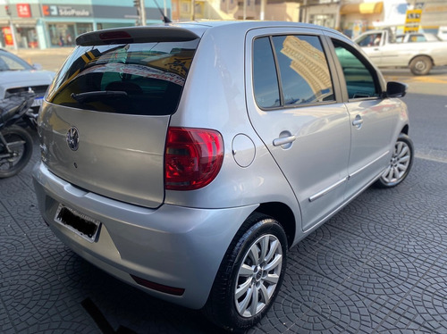 Imagem 3 de 9 de Volkswagen Fox 1.0 Mi 8v 2014