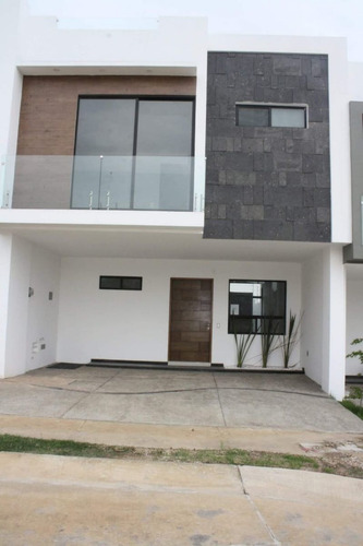 Imagen 1 de 22 de Casa En Venta En Capital Norte, Zapopan
