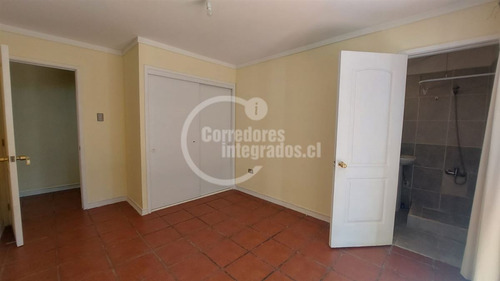 Excelente Casa En Venta De 5 Dormitorios En Santo Domingo