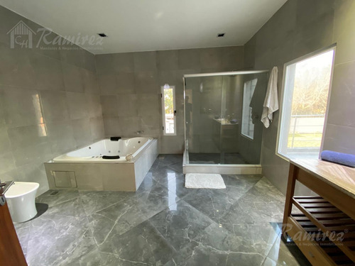 Quinta 4 Ambientes En Venta - Francisco Alvarez, Moreno