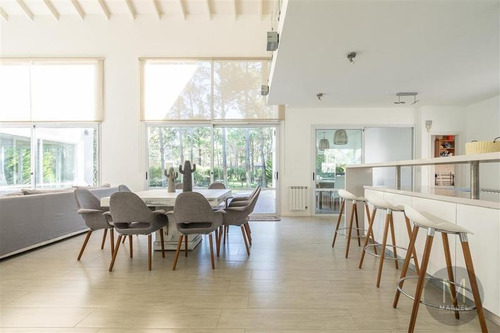 Imagen 9 de 30 de Casa En Venta - 6 Ambientes - Barrio Privado - La Herradura - Pinamar