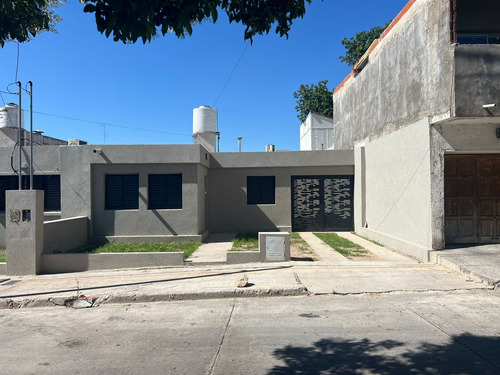 Casa En Venta A Estrenar Barrio Observatorio 2 Dormitorios Con Entrada Para Auto.