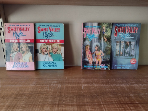 Sweet Valley High, Super Thriller - Números Varios