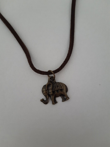 Colar/gargantilha Camurça Com Pingente De Elefante