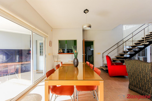 Casa En Boedo Con Parque Y Pileta