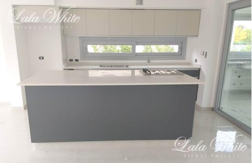 Imagen 5 de 17 de Venta - Casa En Los Naranjos